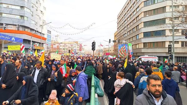 تجلی ولایتمداری در مسیر ۲۲ بهمن