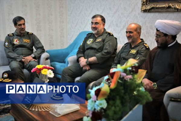 دیدار فرمانده نیروی هوایی ارتش با خانواده شهدای خدمت
