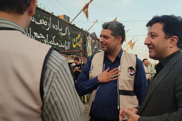 خدمت‌رسانی دانش‌آموزان در موکب «عشاق‌الحسین(ع)» سازمان دانش آموزی شهرستانهای تهران