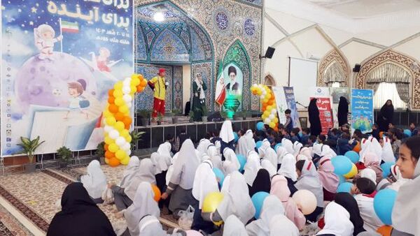 اجتماع بزرگ دانش‌آموزان در زیارتگاه شهید آیت الله مدرس(ره)