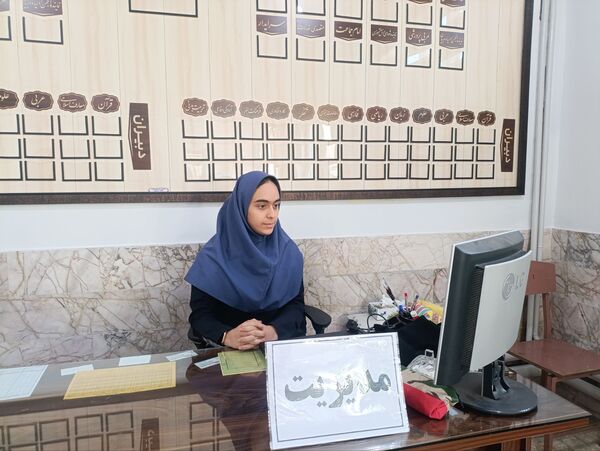 همدلی و همکاری دانش‌آموزان در اجرای طرح مدام دبیرستان دکتر جواد حداد ۲ 
