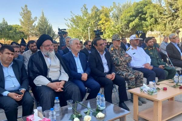 نواختن زنگ استانی مهر، ایثار و مقاومت در مدرسه نمونه دولتی ۹ دی به مناسبت آغاز سال تحصیلی و هفته دفاع مقدس