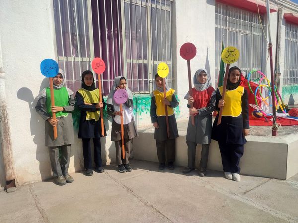 جشن پویایی و تندرستی در فدافن؛ المپیاد ورزشی مدرسه شهید نجفی به راه افتاد