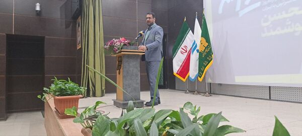 رونمایی از کتاب "اردک دیوانه" 