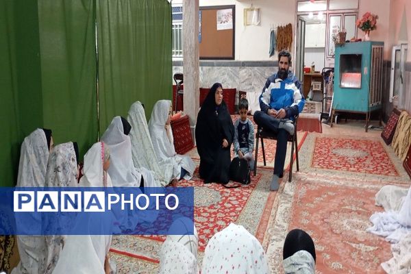 تفریح و مطالعه دانش آموزان معکتف در مسجد شهر بار 