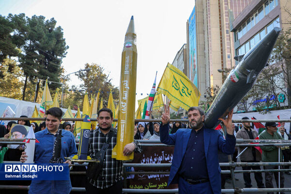 راهپیمایی گرامیداشت روز ۱۳ آبان - تهران