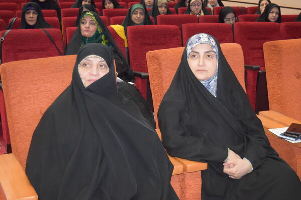نشست توانمندسازی مدیران منطقه ۱۴ با محوریت مدیریت مدرسه‌محور و تحول آموزشی