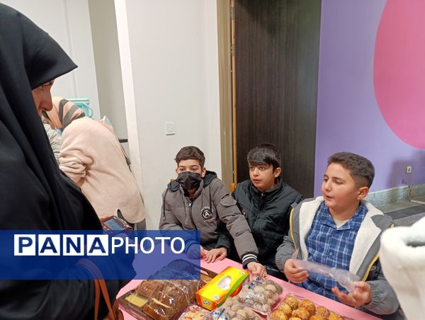 برپایی بازارچه کار و فناوری دبیرستان غیر دولتی شایستگان آشخانه 