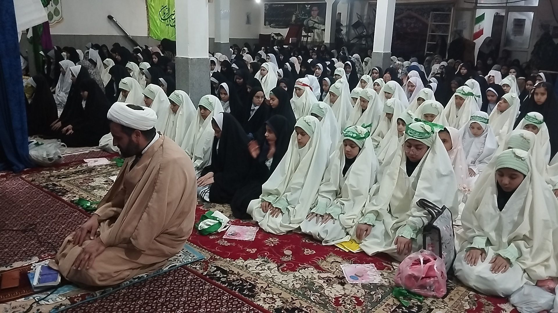 ضیافت افطاری در دبستان دخترانه مهندس رحمانی فرد ناحیه ۱ مشهد مقدس