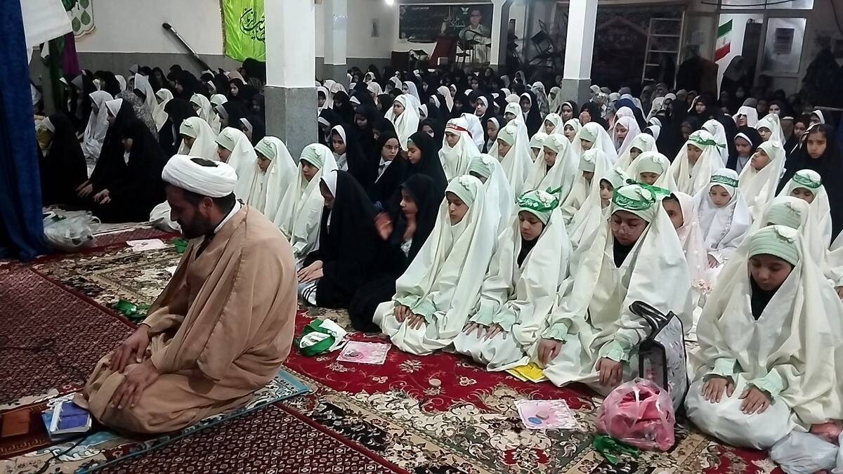 ضیافت افطاری در دبستان دخترانه مهندس رحمانی فرد ناحیه ۱ مشهد مقدس