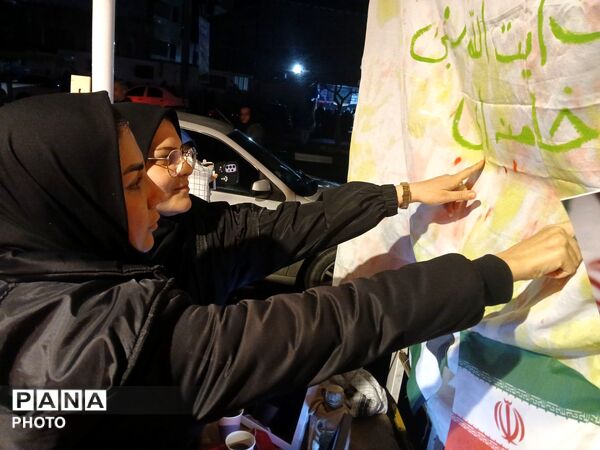 حضور حداکثری جامعه فرهنگی و دانش‌آموزی در تجمعات شبانه