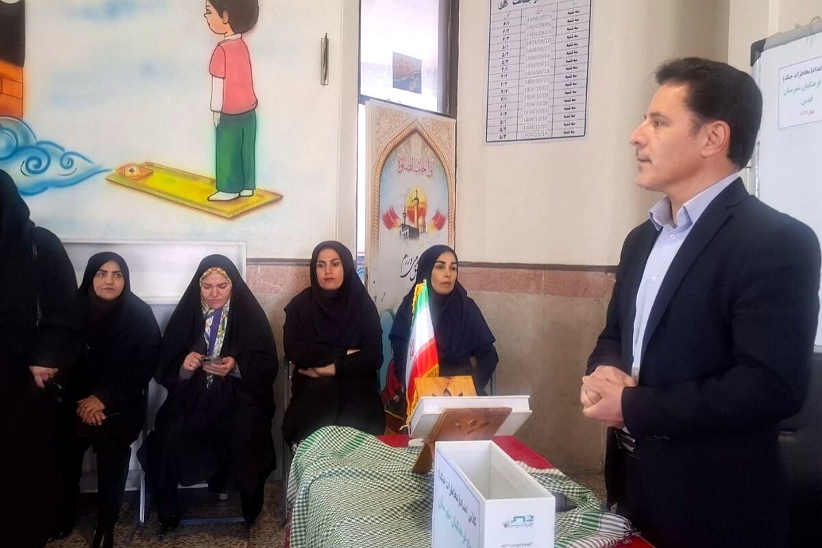 ارتقای سطح آمادگی و بنیان‌های معنوی فرهنگیان بسیجی در شهرستان قدس در مدرسه ملاصدرا