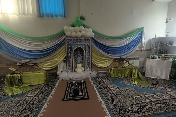 طنینِ نیایش در مدرسه