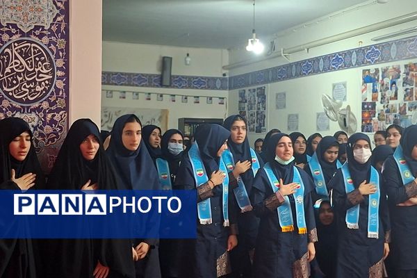 شکوه انقلاب در جشن باشکوه دهه فجر مدرسه نمونه دولتی ارشاد قرچک