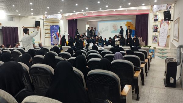 همایش تجلیل از برگزیدگان جشنواره نوجوان خوارزمی در خلیل آباد