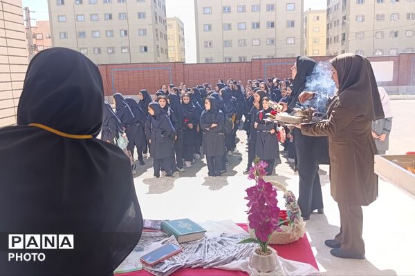 جشن جوانه‌ها در مدرسه خوارزمی رباط کریم