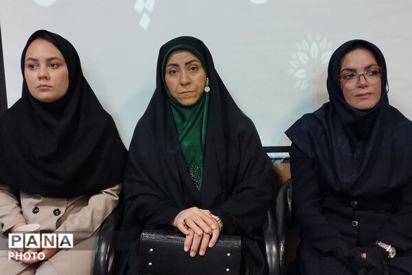 آئین تجلیل از فعالان حوزه پرورشی مدارس متوسطه بهارستان دو