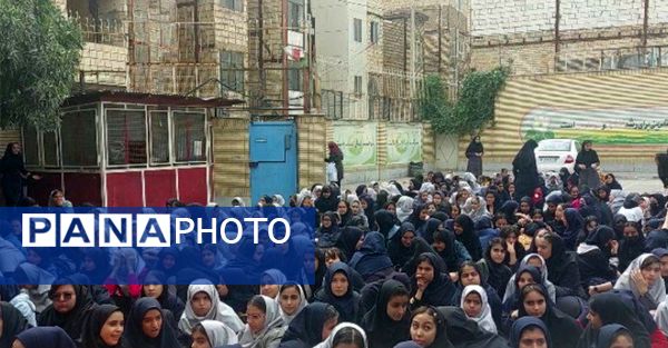 مراسم جشن عاطفه‌ها با یاد و خاطره شهید سید حسن نصرالله در دبیرستان میرزا جعفر سروقد