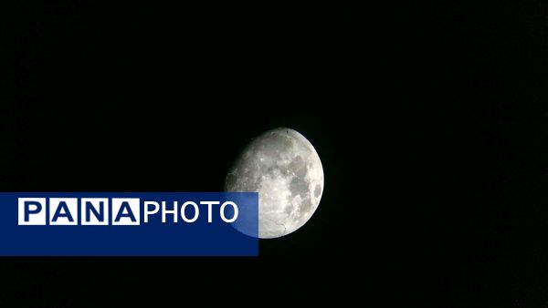 رصد ستارگان در مدرسه عزت طلایی