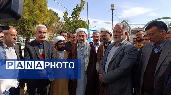 نماز عبادی سیاسی جمعه  شهر خور در روستای بوژمهران 