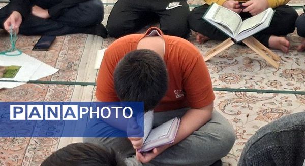 محفل قرآنی معتکفین مسجد جامع کاشمر