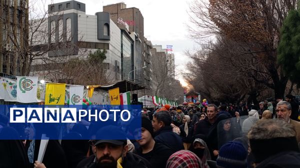 امشب آسمان در خیابان ها مى تابد