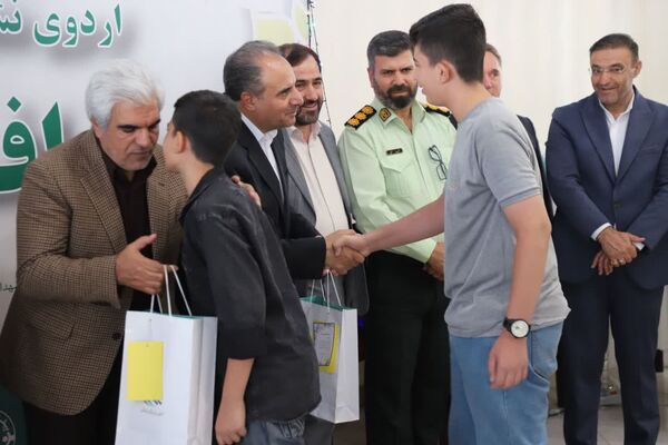 تقدیر مدیرکل آموزش و پرورش آذربایجان شرقی از فرزندان دانش‌آموز شهدای اقتدار
