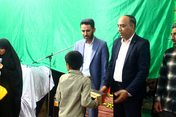 تجلی ایمان و همدلی دانش‌آموزان جزیره