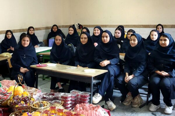 برگزاری مراسم جشن یلدا در مدرسه مهرآیین و مدرسه مریم بهارستان۲