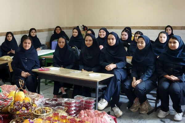 برگزاری مراسم جشن یلدا در مدرسه مهرآیین و مدرسه مریم بهارستان۲