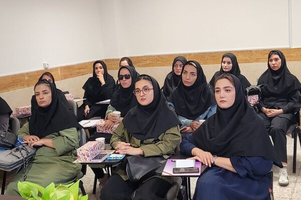 جلسه شورای معلمان دبیرستان نمونه دولتی ولایت