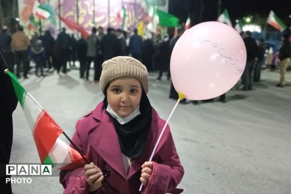 شبی به یاد ماندنی با بادکنک‌های صورتی از جنس ایثار