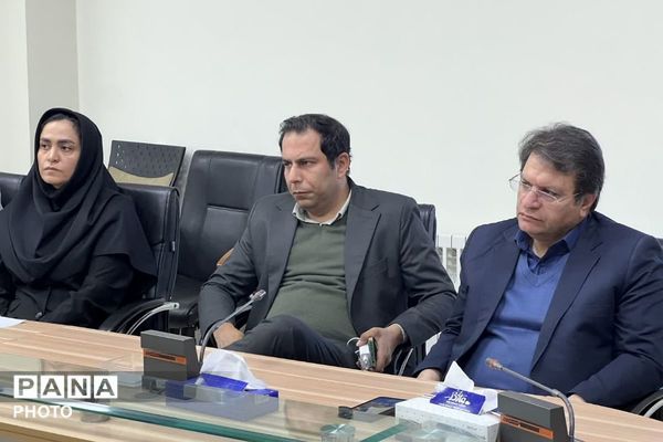 جلسه ستاد تنظیم بازار فیروزکوه برای مدیریت بازار رمضان و نوروز