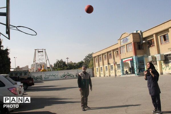 چهارشنبه‌های امام رضایی در دبیرستان بنت‌الهدی بهارستان دو
