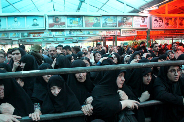 خاکسپاری نوجوان شهید «محمدحسین خاکی» در گلزار شهدای قم