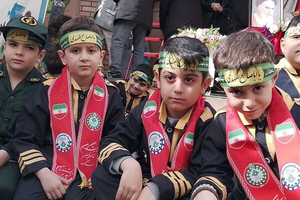 همایش یاوران انقلاب در دبستان شاهد شهید قدوسی ناحیه دو شهرری 