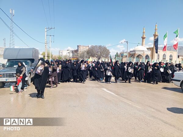 مردم شهر تیتکانلو در سوگ چهلمین روز شهادت رهبر معظم انقلاب