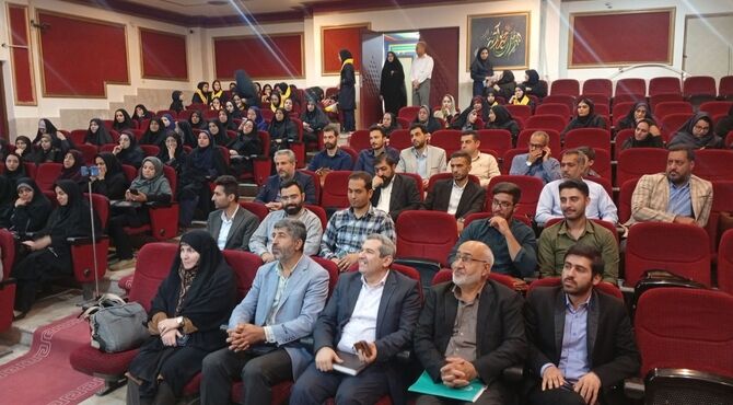 دوره توانمندسازی و اجرای گروه سرود به میزبانی مدرسه فرزانگان ۵