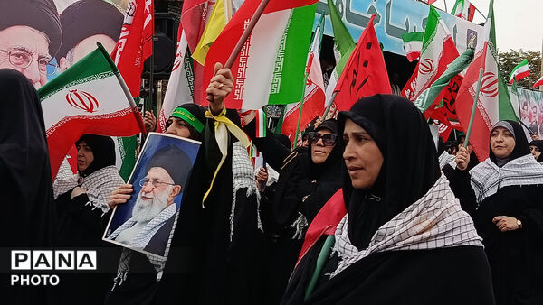 نمایش همبستگی ملی فرهنگیان دیار شور و شعور حسینی در رزمایش ۵۰ هزار نفری