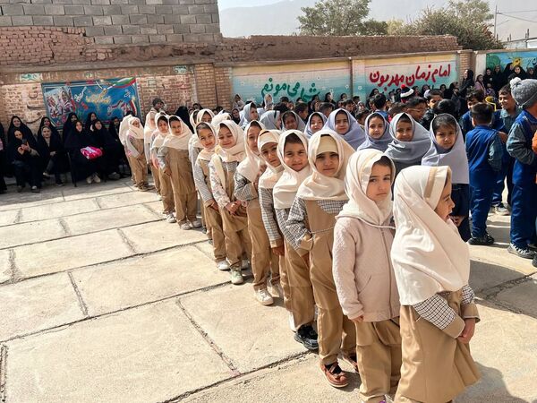  جشن شکوفه ها در دبستان شهید محمدی شهر نسر 