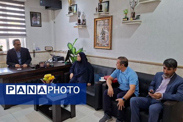 بازدید معاون تربیت بدنی و سلامت اداره کل از اتاق بازی و یادگیری دبستان شاهد شهید قدوسی 