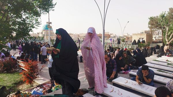 برپایی مراسم دعای عرفه در گلستان شهدای اصفهان