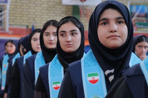 همایش «یاوران انقلاب» در بهارستان‌دو