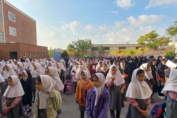 گرامیداشت هفته نیروی انتظامی در مدارس رودهن 