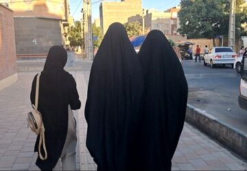 روایتگریِ سرخِ دانش‌آموزان اسلامشهری از حماسهٔ عشق
