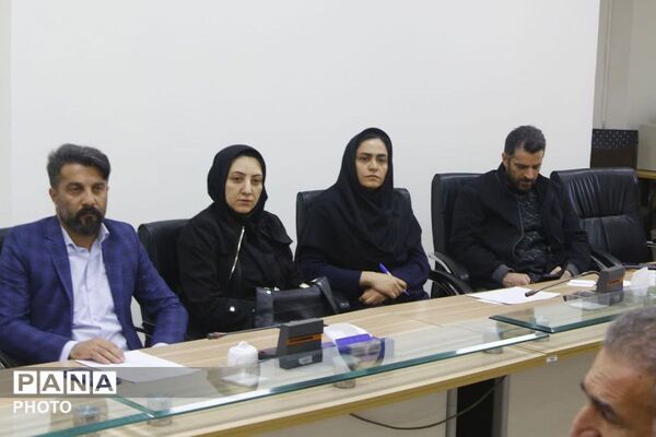 جلسه ستاد تنظیم بازار فیروزکوه برای مدیریت بازار رمضان و نوروز