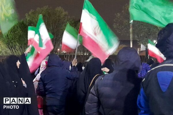 بیعت مردم انقلابی شهرری با سومین رهبر انقلاب 