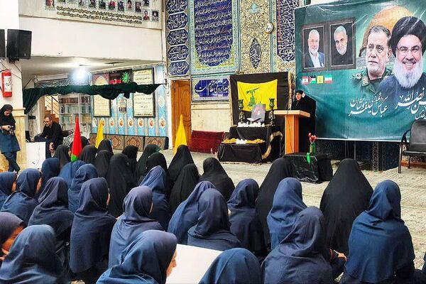 مراسم بزرگداشت شهید سید حسن نصرالله در مسجد جامع خیرآباد ورامین