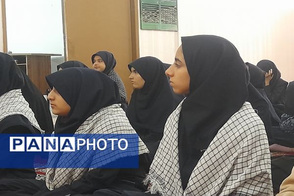 گرامیداشت یاد شهید سید حسن نصرالله در دبیرستان شاهد تکتم مشهد