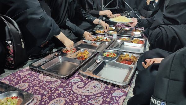 عزاداری نوجوانان بنت الهدی‌ در شب هشتم محرم